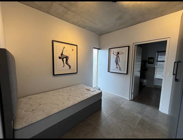 2 BEDROOM APARTMENT FOR SALE IN HYDE PARK